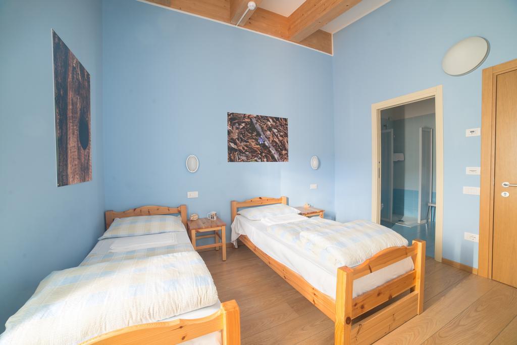 Hostel L'Ost - Ostello Di Grumes Eksteriør billede