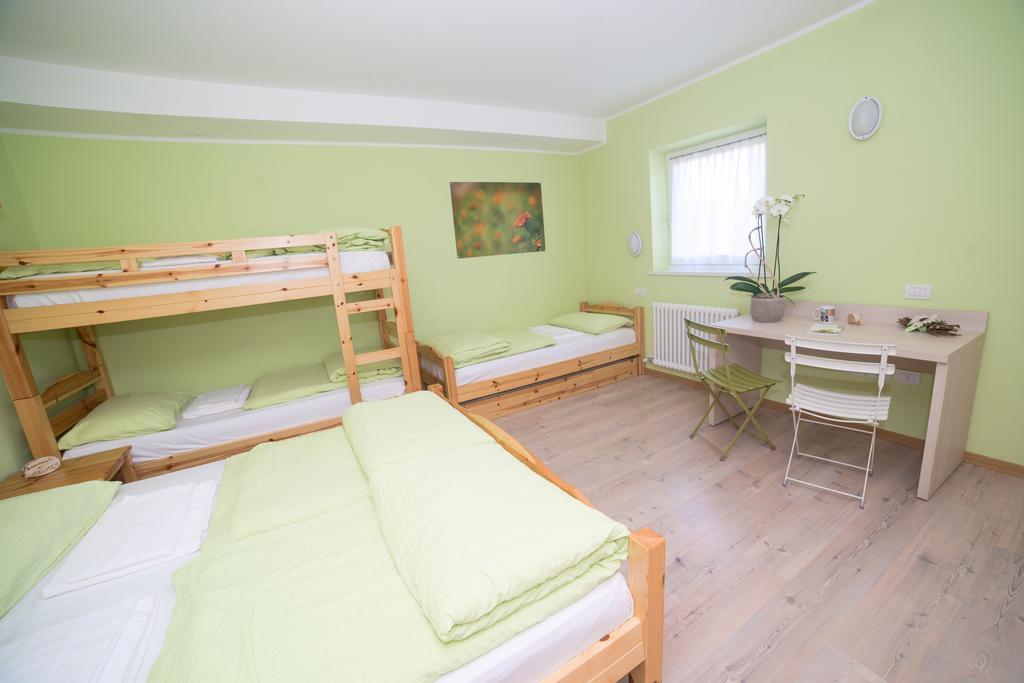 Hostel L'Ost - Ostello Di Grumes Eksteriør billede