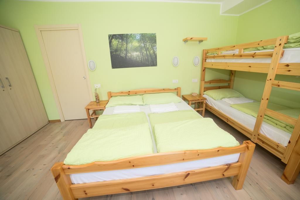 Hostel L'Ost - Ostello Di Grumes Eksteriør billede