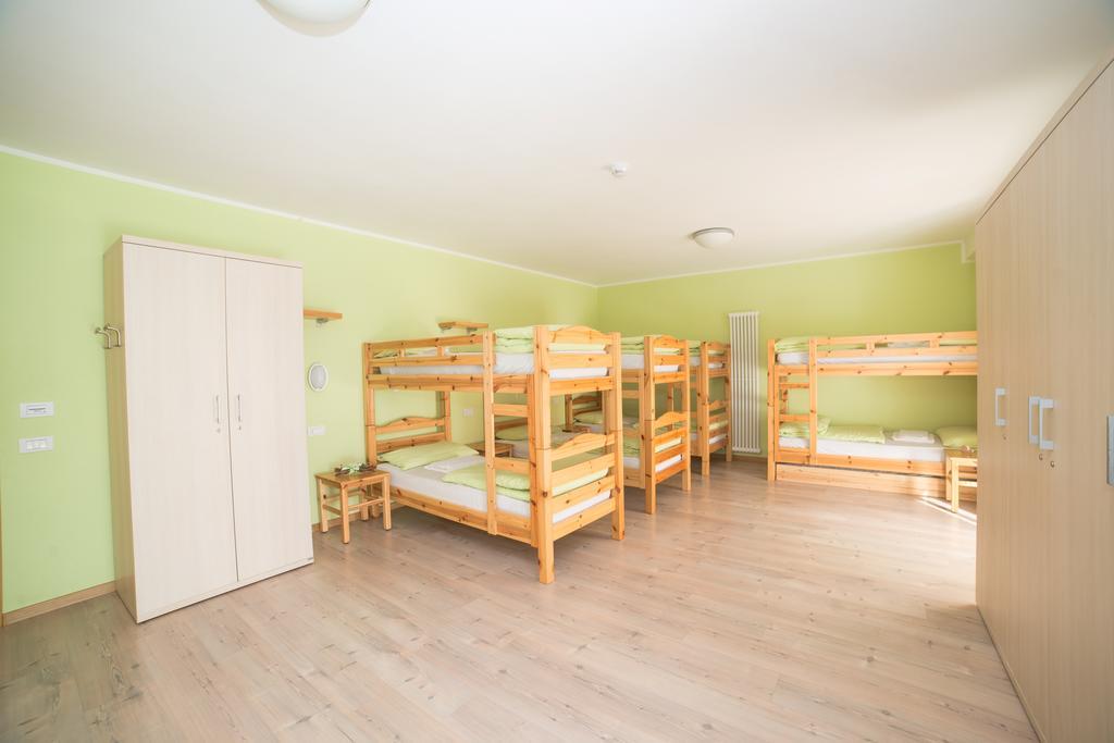Hostel L'Ost - Ostello Di Grumes Eksteriør billede