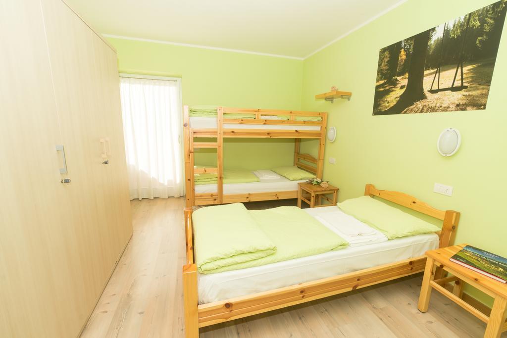 Hostel L'Ost - Ostello Di Grumes Eksteriør billede