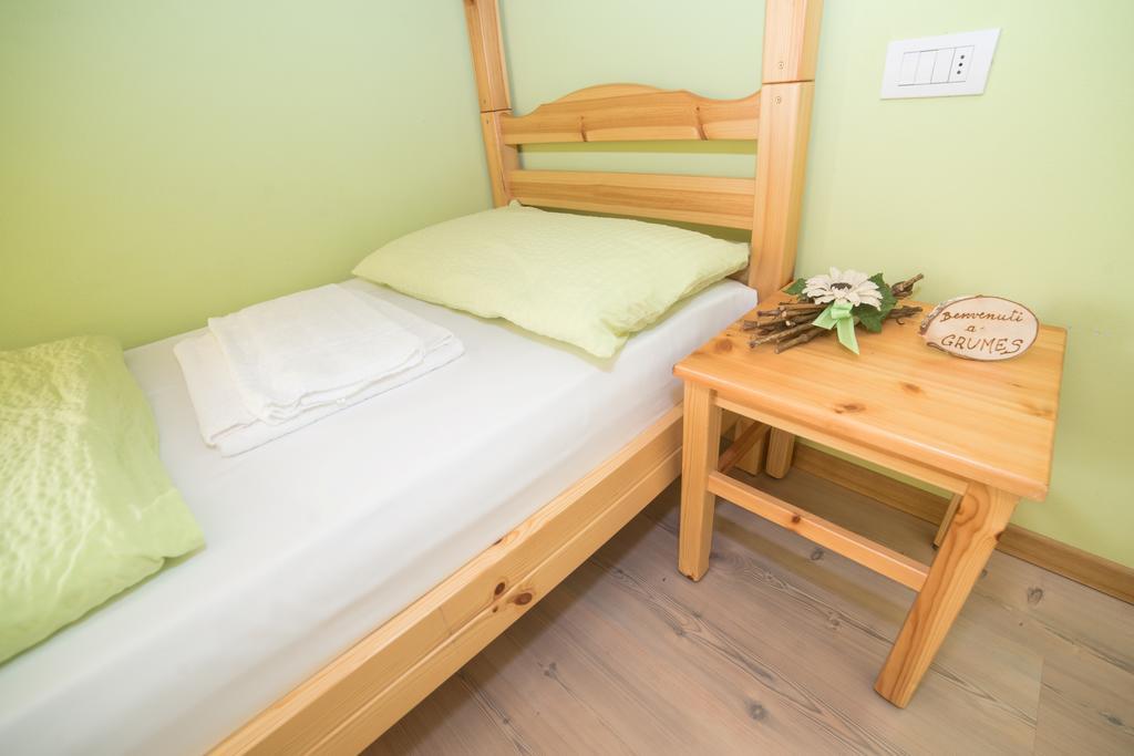Hostel L'Ost - Ostello Di Grumes Eksteriør billede